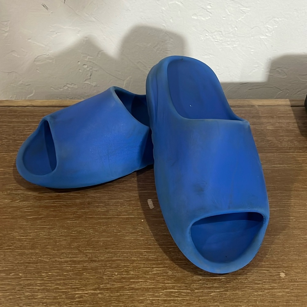 Yeezy Slides